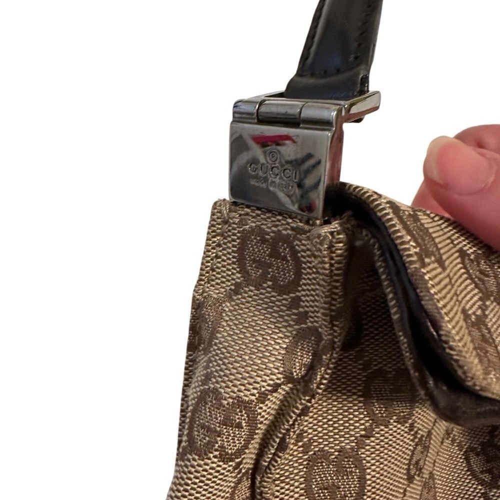 Gucci Beige and Black Monogram Jackie piston lock Shoulder Bag - Picture 7 of 12